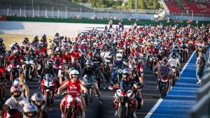 Buon compleanno cara Ducati, i 100 anni di un mito: il weekend è colorato di rosso