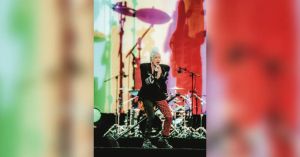 O show enérgico de Cyndi Lauper, que revigora suas bandeiras