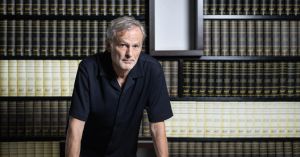 Koji je ‘pravi‘ Dino Milinović? To je deplasirano, on ne postoji. Sa žutima je žut, sa zelenima zelen, a sutra će biti plav...