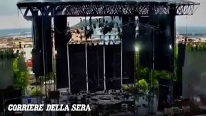 Palco crollato all'ex Base Nato per il forte vento, annullati gli eventi di