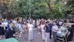 „Ispod šlema mozga nema“: Uhapšena žena u Rakovici zbog skandiranja