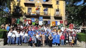 La Cofradía del Corderu de Lena ya asa (con Lucía Velasco y Salvador Ondó como primeros miembros de mérito): 