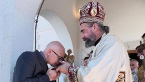 Zlonamerno izvrtanje činjenica: Sagovonici Danasa o tvrdnji Vučevića da se studentkinja, kojoj je polomjena vilica, sama povredila