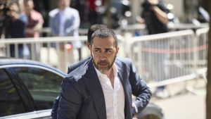 El hombre de las tres des