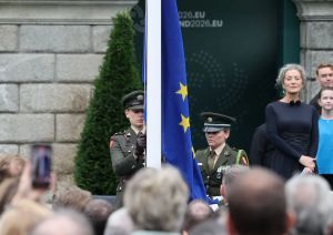 Is there a connection between the Virgin Mary and the EU flag?