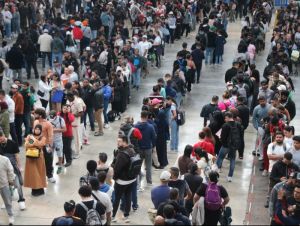 Regularització i política migratòria