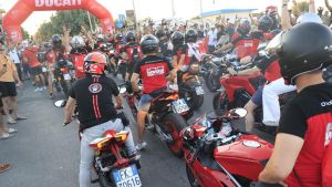 La festa del popolo rosso. Tutti pazzi per la Ducati