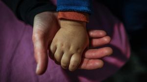 Ni chino ni robótica: lo que de verdad necesita tu bebé para desarrollar su cerebro
