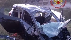Matteo Fabbri morto nell’incidente a 22 anni: finisce con l’auto nel fiume