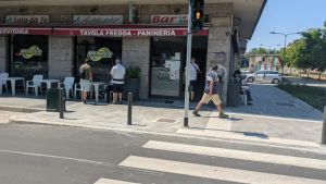 Accoltella uno sconosciuto al bar, la frase choc del 22enne: «Mi sono divertito, appena esco lo rifaccio»