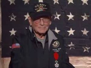250esimo Usa, Trump invita sul palco di Washington veterano Sbarco in Normandia: Ha 107 anni SOTT