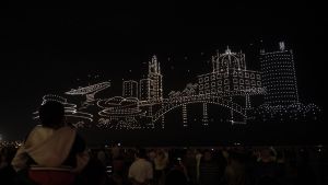 De una idea entre amigos al espectáculo de la Sagrada Família con el Papa: el imparable vuelo de Flock Drone Art Studio