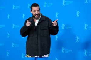 Adam Sandler officiates Taylor Swift’s wedding, fueling debate on singer’s Israel stance