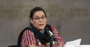 Ministra muy ‘cobrona’