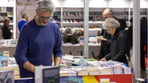 Un'estate di santini e santoni