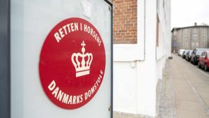 Politiets sigtelse: Nu 14-årig pige og flere barnepiger filmet i det skjulte gen...