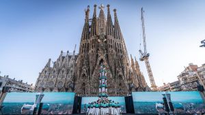 Reservas de última hora a precios altos y compras en los barrios marcan el impacto turístico del Tour de Francia en Barcelona