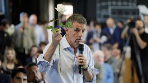 Lo sciame centrista è ondivago e litigioso ma resta una speranza