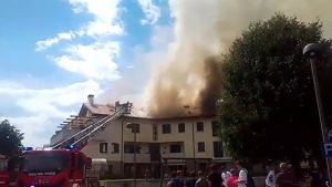 A fuoco un condominio a Gaiarine: fumo negli appartamenti, inquilini intossicati