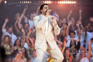 Au concert de Bad Bunny à Paris, la culture portoricaine et le reggaeton sous mille feux