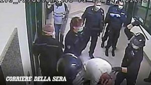 Violenze nel carcere di Santa Maria, il pm: «Pestaggio di massa per annichilire detenuti»
