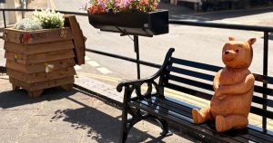 Bear bench unveiled as permanent feature in town centre