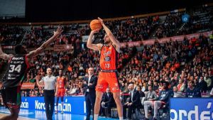 El alero montenegrino Danilo Brnović, polivalencia, tiro exterior y centímetros para el Alimerka Oviedo Baloncesto
