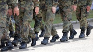Rüstung und Verelendung