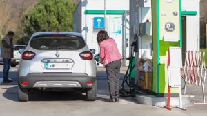 La Slovenia alza i prezzi del carburante, non conviene più fare rifornimento oltre il confine