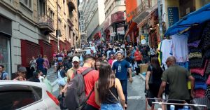 Consumo cai em junho, mostra Santander, mesmo com Copa do Mundo