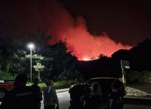 El foc comença a cremar molt abans de veure'n el fum