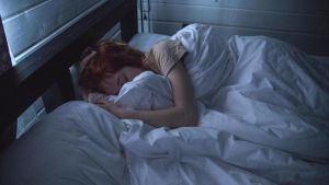 Dormir poco puede provocar un aumento de peso de hasta medio kg en apenas un mes y medio