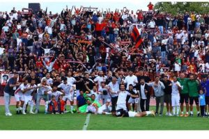 Gitti İzmir, geldi Uşak!