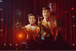 Twix performs song with two ventriloquist's dummies