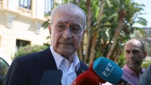 El alcalde de Málaga se ejercita