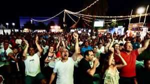 Asturias se tira a la calle por España y celebra la victoria ante Portugal: 