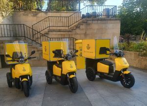 Correos, rey del absentismo: el grupo registró en 2025 más jornadas perdidas que en 2020, año del Covid