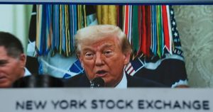 Trump, da leader a pallone sgonfiato