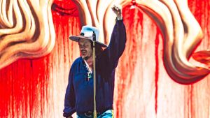 Zucchero ‘baila’ sotto la luna di Bologna: “Io fra Davis e Mandela. Su De Gregori taccio”