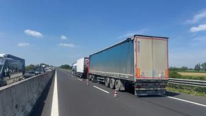 Doppio tamponamento in A4 tra Portogruaro e Cessalto: sei veicoli coinvolti, camionista incastrato