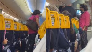 Francesco Renga fatto scendere dall'aereo Ryanair dopo lite con gli steward