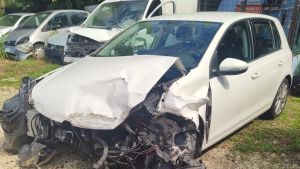 Brugnera, con la Maserati a noleggio si schiantano contro l’auto dell’assessore e scappano