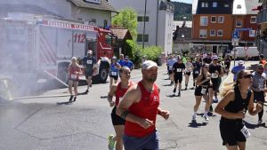 Stadtfestlauf: Unbekannte setzen Streckenschilder in Brand