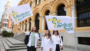 Salud confía en que la flexibilidad para organizar la jornada de trabajo aplaque las huelgas de médicos, en especial de los jóvenes