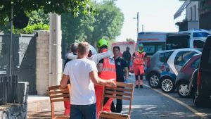 Fiamme in un appartamento di Opicina: tre intossicati