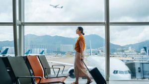 Los pasajeros europeos seguirán pagando por el equipaje de mano y serán indemnizados si su vuelo se retrasa más de tres horas