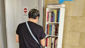 A Lignano torna il bookcrossing: ecco come funziona lo scambio di libri in spiaggia