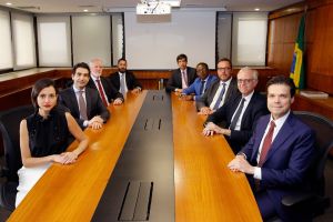 Pacto de elites torna a política de juros altos invencível