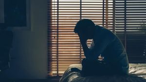 Caldo e salute mentale, l'allarme degli psichiatri: “In estate aumentano ricoveri e accessi al pronto soccorso”