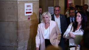Kluges Urteil gegen Marine Le Pen: Die Rechtspopulistin muss selbst über ihre Kandidatur entscheiden